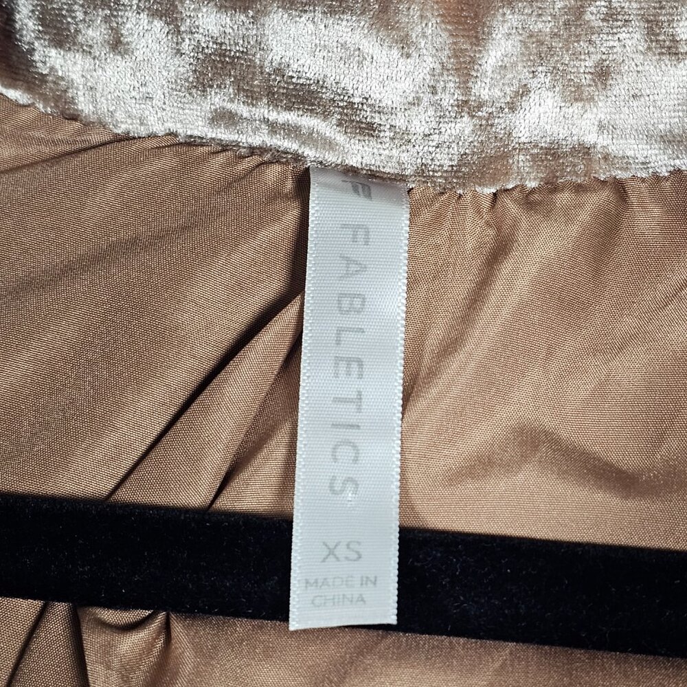 Fabletics Wander Crushed Velour Cropped Womens XS Full Zip Puffer Jacket - Picture 5 of 8